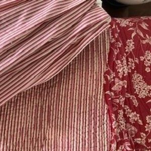 Toile Quilt Set